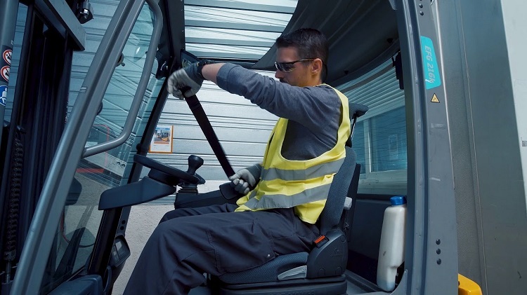 The Driver of Large Vehicles and their Risks at Work with Safety Training